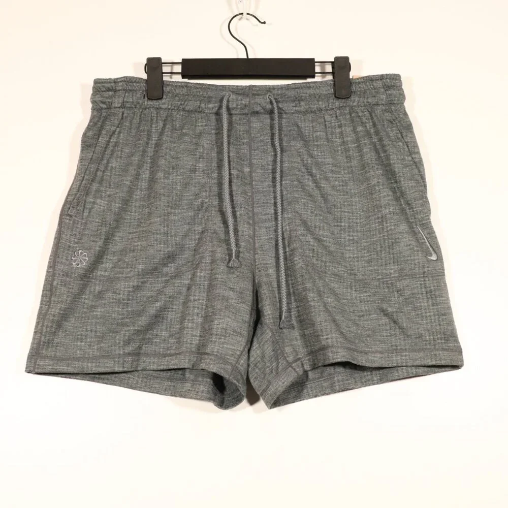 NWT Nike Men's Yoga Shorts in Gray Size Large
